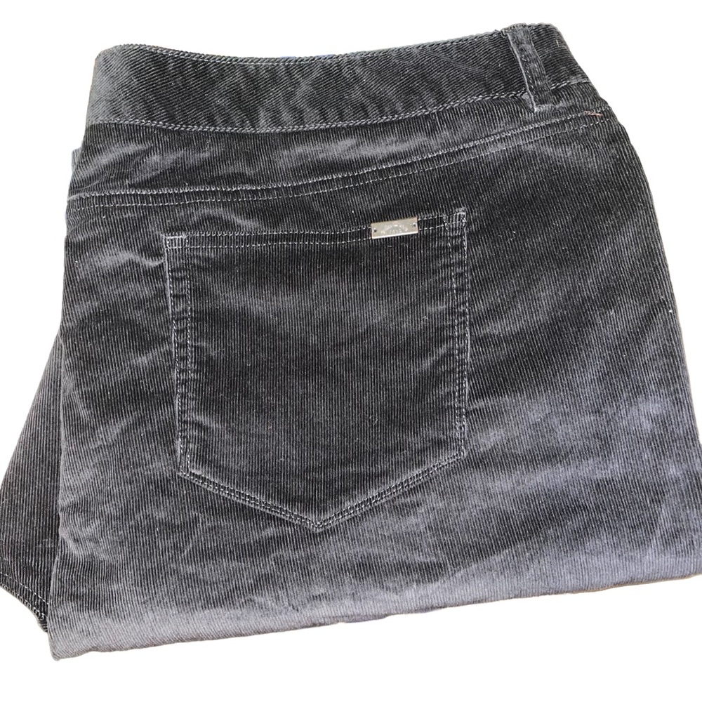 L.L. Bean Favorite Fit Black Corduroy Women’s Pants Size 24WR Never Worn